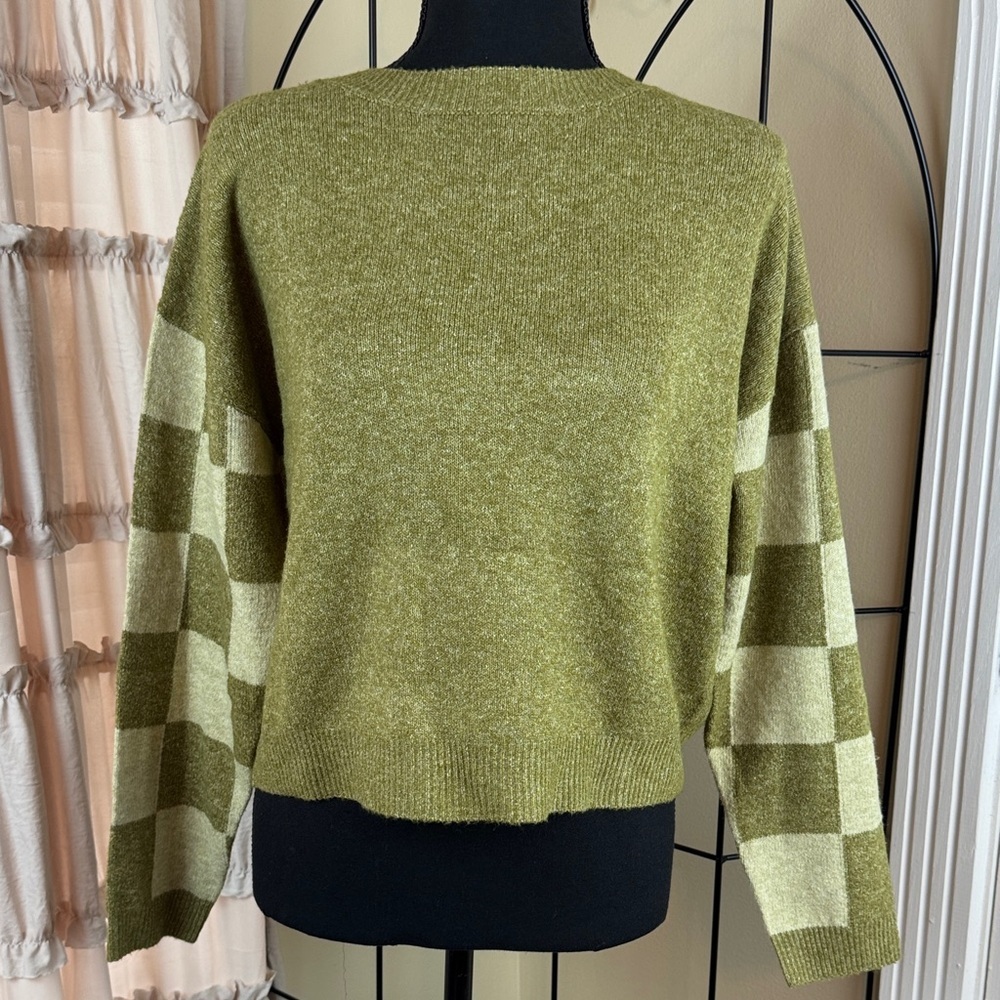 Blu Pepper Green Crewneck Sweater with Checkered Sleeves Size S NWT